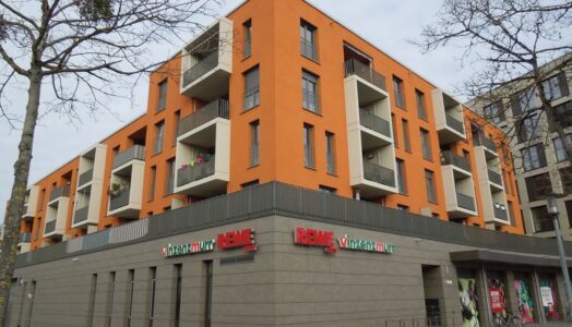 Wohn- und Geschäftskomplex der Sparkasse mit Fußbodenheizung von Oventrop