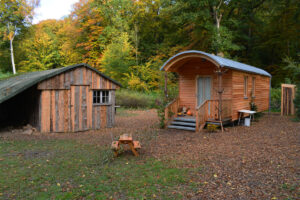 Bild 4: Beim Bauwagen des Waldkindergartens in Melle legte man großen Wert auf ökologische Baustoffe. (Bild: mfh systems)