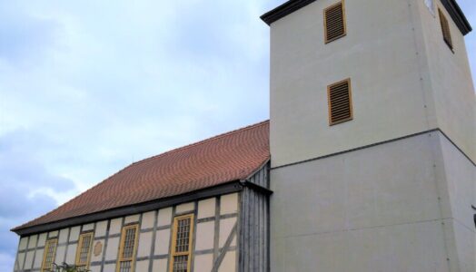 Modernisierung Einer Fachwerkkirche Mit Flächenheizung In Boden, Wand Und Decke Von Lofec