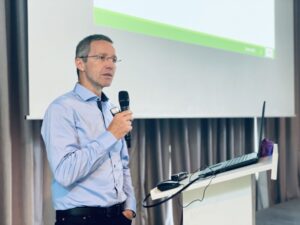 Prof. Dr.-Ing. Bert Oschatz war mit zwei Vorträgen auf dem BVF Symposium 2022 vertreten.