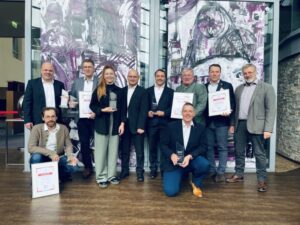 Die Träger der BVF Awards 2023 (vlnr): Schlüter-Systems KG, Lindner GFT GmbH, Innogration GmbH, wg plan GmbH, Fural - Systeme in Metall GmbH, Schmöle GmbH