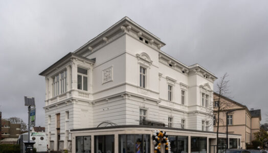 Die Neue Villa Cosack im Ortskern von Arnsberg wurde mithilfe der dünnschichtigen Fußbodenheizung Schlüter-BEKOTEC-THERM energetisch saniert.