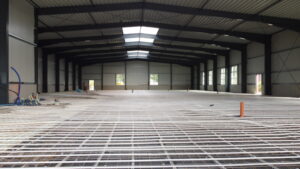 Fertigungshalle in Haselünne mit einer Industrieflächenheizung von den ROTH Werken