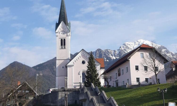 Sanierung der Kirche St. Martin in Trstenik mit einer elektrischen Flächenheizung von mfh systems